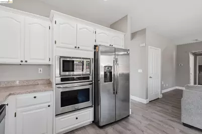 1937 Paradise Peak Ct, Antioch, CA 94531 - Photo 9