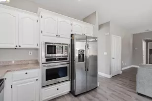 1937 Paradise Peak Ct, Antioch, CA 94531 - Photo 9