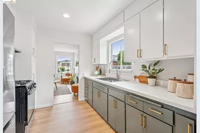3238 Lynde St, Oakland, CA 94601 - Photo 15