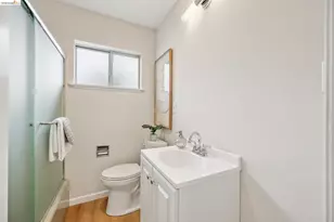 3238 Lynde St, Oakland, CA 94601 - Photo 23