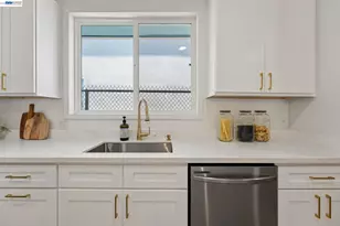 753 55th St, Oakland, CA 94609 - Photo 27