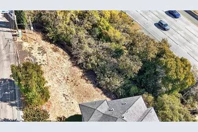 14643 Saturn Dr, Castro Valley, CA 94578 - Photo 29
