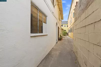 1439 7th Ave, Oakland, CA 94606 - Photo 11