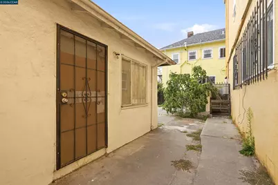 1439 7th Ave, Oakland, CA 94606 - Photo 9
