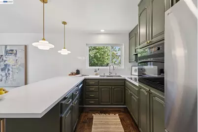 433 Kitty Hawk Rd, Alameda, CA 94501 - Photo 9