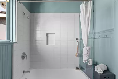 6434 Regent St, Oakland, CA 94618 - Photo 41
