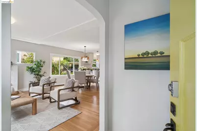 3060 Dakota St, Oakland, CA 94602 - Photo 5
