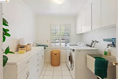 1235 Larch Ave, Moraga, CA 94556 - Photo 39