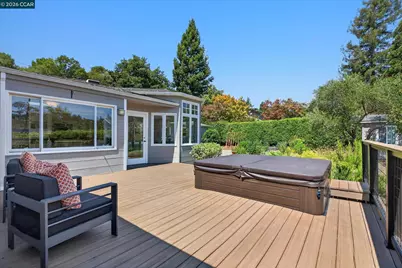 10 Hillcrest Dr, Orinda, CA 94563 - Photo 21