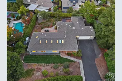 10 Hillcrest Dr, Orinda, CA 94563 - Photo 49