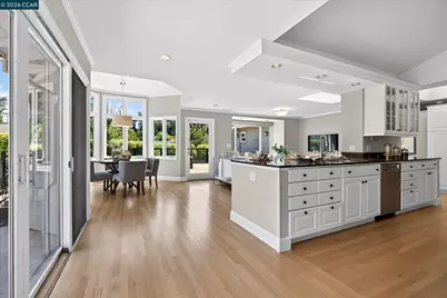 10 Hillcrest Dr, Orinda, CA 94563 - Photo 13
