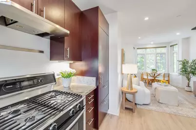2628 Telegraph Ave #303, Berkeley, CA 94704 - Photo 11