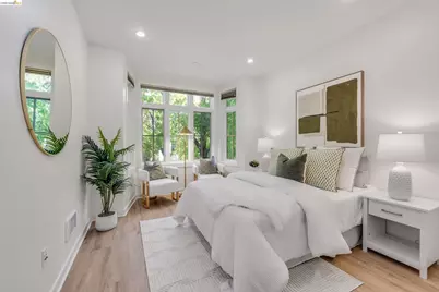 2628 Telegraph Ave #303, Berkeley, CA 94704 - Photo 19