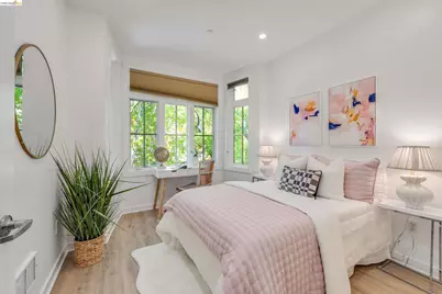2628 Telegraph Ave #303, Berkeley, CA 94704 - Photo 15