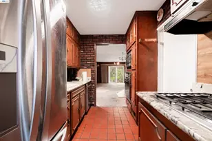 15376 Churchill St, San Leandro, CA 94579 - Photo 5