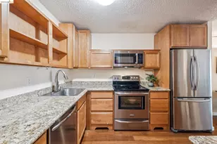 555 Pierce St, Albany, CA 94706 - Photo 3