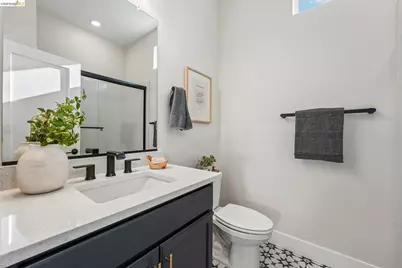 453 Sentinel Dr, Alameda, CA 94501 - Photo 27