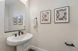 453 Sentinel Dr, Alameda, CA 94501 - Photo 11