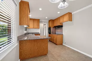5279 Eggers Dr, Fremont, CA 94536 - Photo 19