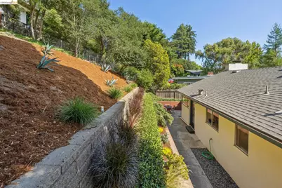 844 Blair Ave, Oakland, CA 94611 - Photo 45