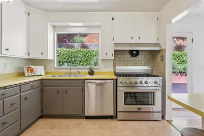 844 Blair Ave, Oakland, CA 94611 - Photo 25