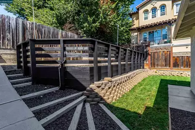 321 Escobar St, Martinez, CA 94553 - Photo 25