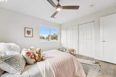 2726 Wallace St, Berkeley, CA 94702 - Photo 39