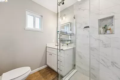 2726 Wallace St, Berkeley, CA 94702 - Photo 41