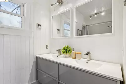 870 43rd St, Oakland, CA 94608 - Photo 47