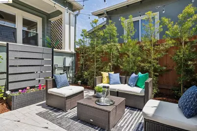 870 43rd St, Oakland, CA 94608 - Photo 29