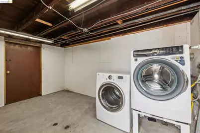 870 43rd St, Oakland, CA 94608 - Photo 57
