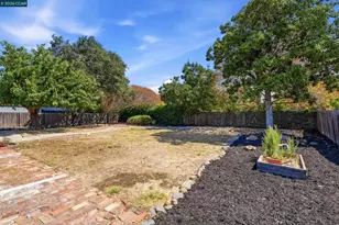 77 Cleopatra Dr, Pleasant Hill, CA 94523 - Photo 43