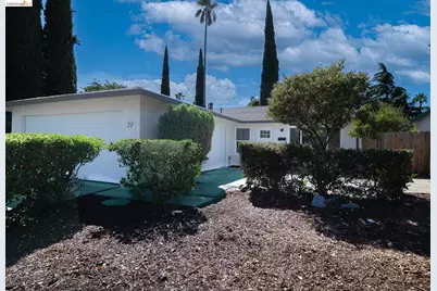 27 W Trident Drive, Pittsburg, CA 94565 - Photo 1