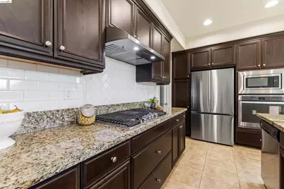 8056 Westport Cir, Discovery Bay, CA 94505 - Photo 15