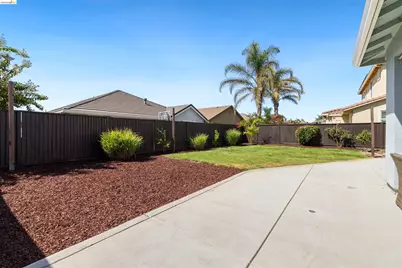 8056 Westport Cir, Discovery Bay, CA 94505 - Photo 41