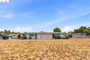 207 Holly St, Vallejo, CA 94589 - Photo 1