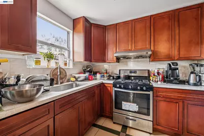 2212 25th Ave, Oakland, CA 94601 - Photo 9