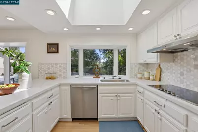445 Kingsford Dr, Moraga, CA 94556 - Photo 15