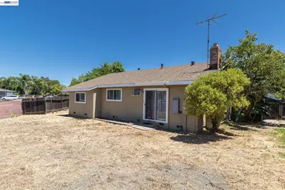 7700 Laramore, Sacramento, CA 95832 - Photo 5