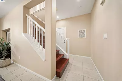 381 Hollister Ave, Alameda, CA 94501 - Photo 15