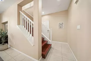 381 Hollister Ave, Alameda, CA 94501 - Photo 15