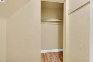566 57th St, Oakland, CA 94609 - Photo 35