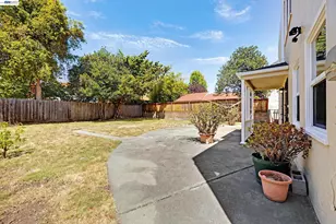 566 57th St, Oakland, CA 94609 - Photo 39