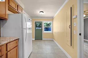 566 57th St, Oakland, CA 94609 - Photo 29