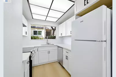 10401 Shaw St #401, Oakland, CA 94605 - Photo 13