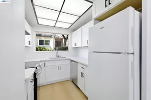 10401 Shaw St, Oakland, CA 94605 - Photo 13