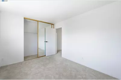 10401 Shaw St #401, Oakland, CA 94605 - Photo 27