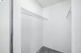 10401 Shaw St, Oakland, CA 94605 - Photo 35