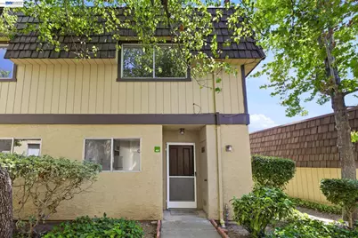10401 Shaw St #401, Oakland, CA 94605 - Photo 1