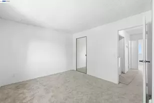 10401 Shaw St, Oakland, CA 94605 - Photo 31